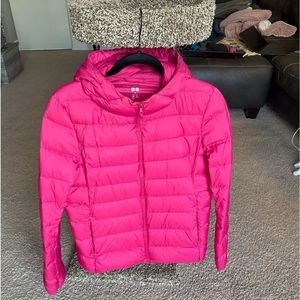 Uniqlo ultra light down hooded jacket
